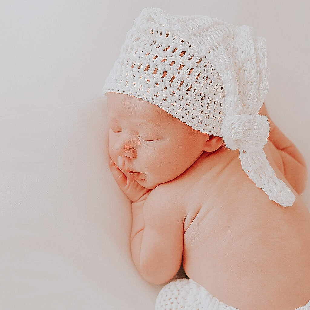 Crochet Seamless Beanie with Knot Pattern