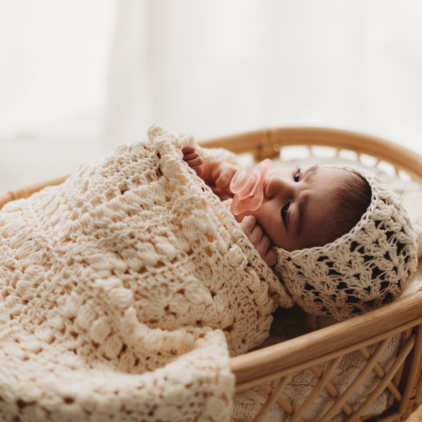 Crochet Baby Bonnet Cloe Pattern