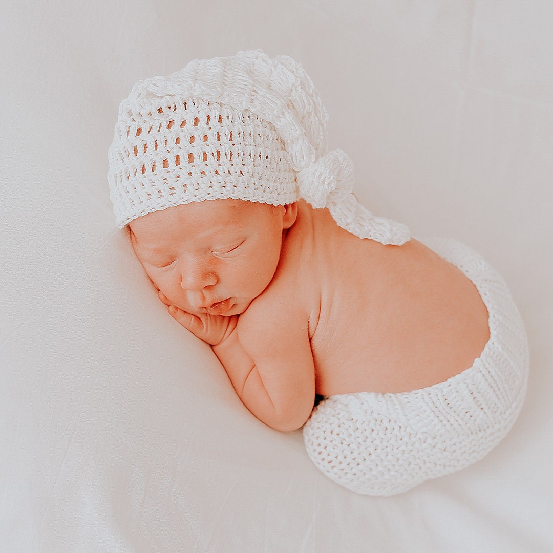 Crochet Seamless Beanie with Knot Pattern